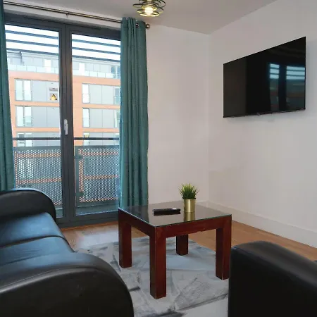 Arcadian One Bedroom - Sofa Bed - Balcony - Centre
