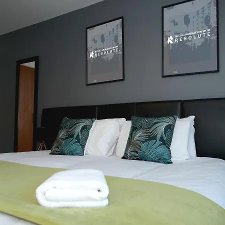 Arcadian One Bedroom - Sofa Bed - Balcony - Centre